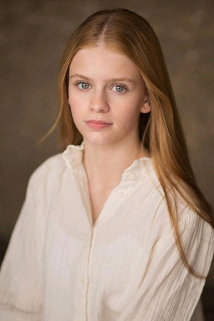 Diễn viên Poppie Boyes