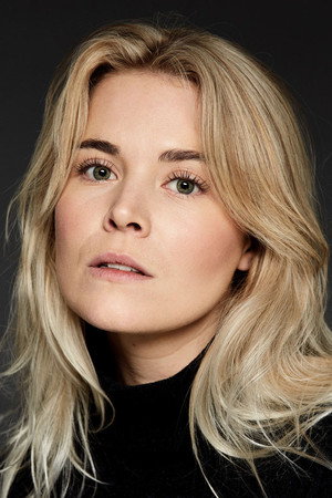 Roos Dickmann portrait