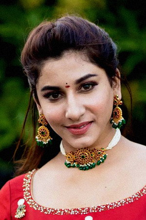 Vishnu Priya Bhimeneni portrait