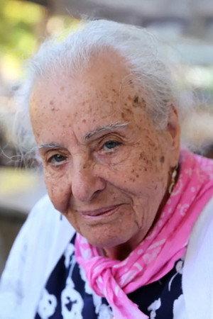 Münevver Girik portrait