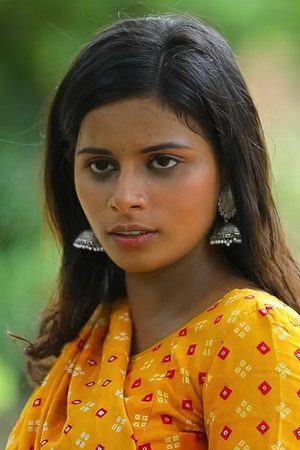 Sanaa Sundi portrait