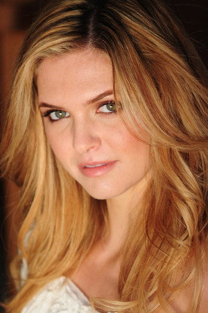 Caroline Heinle portrait