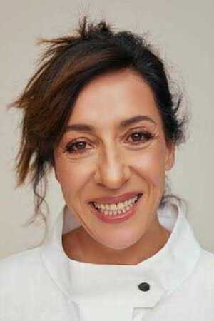 Binnur Kaya portrait