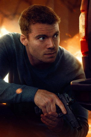 Постер сериала «Ночной агент (2023)» — (19 из 63)