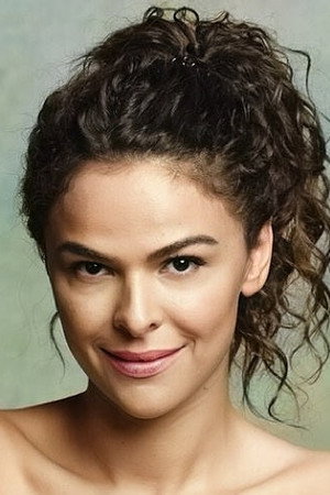 Gamze Topuz portrait