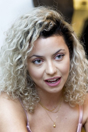 Simone Colling portrait