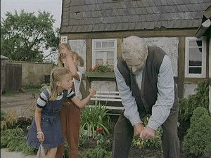 Ghosts from Outside: 1×6 {year} Online En Netflix