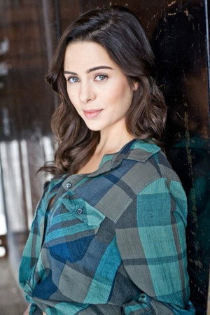 Holly Deveaux portrait