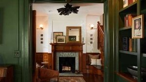 1800s Boston Victorian