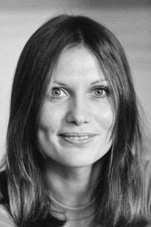 Maud Adams fotoğrafı