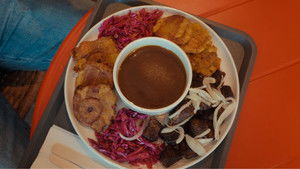 Mikelande: L'exil, la m&eacute;moire et le griot (2025)