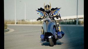 Kamen Rider Ryuki Season 1: Memories of an Older Brother and Younger Sister