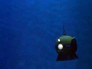 Voyage to the Bottom of the Sea Secret of the Deep