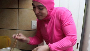 PINK GUY COOKS RAMEN AND RAPS