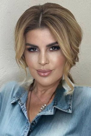 Nuray Sayarı's photo
