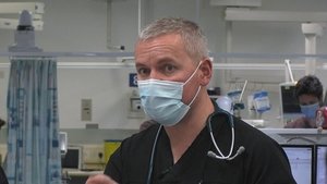 24 Hours in A&E: 32×2