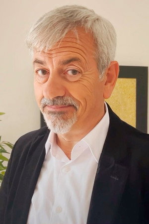 Carlos Sobera portrait