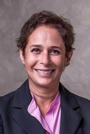 Andréa Beltrão portrait