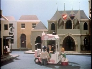 Trumpton Mrs Cobbit and the Ice Cream Man