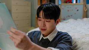 S01E09 still