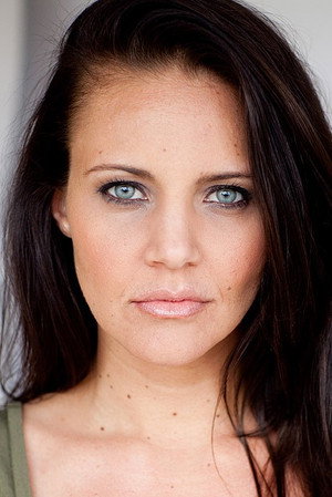 Miracle Laurie portrait