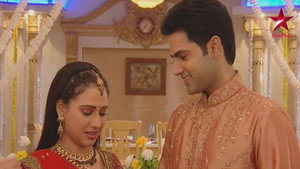 26. Shaurya y Varsha se comprometen