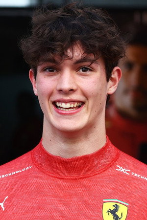 Oliver Bearman portrait