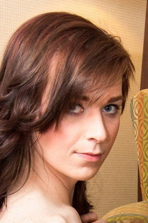 Taryn Elizabeth portrait