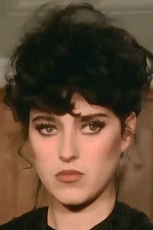 Yaprak Özdemiroğlu portrait