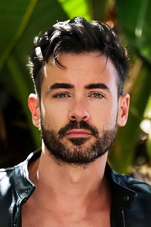 Holden Beau portrait