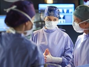 Saving Hope Season 1 Episode 8