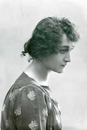 Clara Schwartz portrait