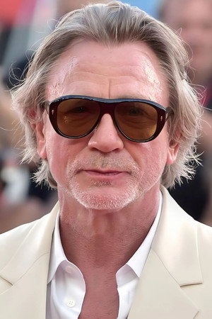 Daniel Craig
