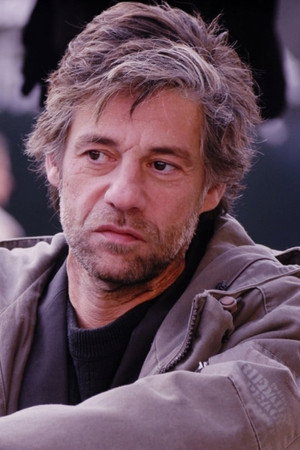 Birol Ünel portrait