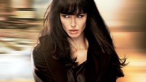 Salt ( 2010 )