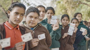 India - China: A Turnaround for Girls / India: Chess Crazy