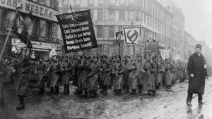 1917: One Year, Two Revolutions (2017)