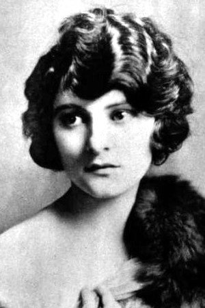 Sylvia Breamer portrait