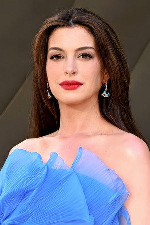 Anne Hathaway