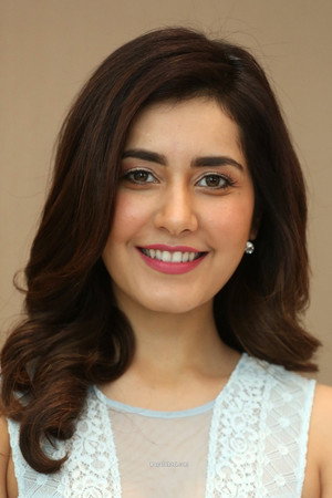 Raashii Khanna portrait