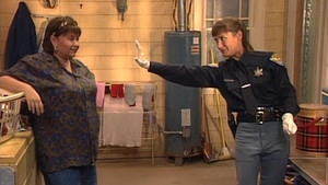 Roseanne: 3×2