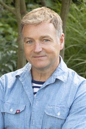 Chris Beardshaw Profile Picture