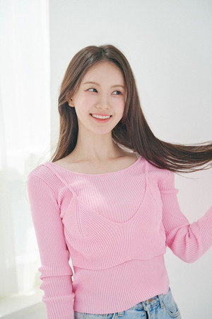 Han Yoo-eun portrait