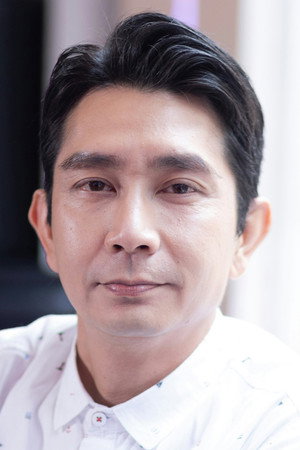 Lee Sheung-Ching portrait