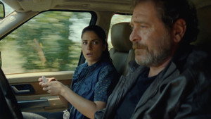 Rosa Elettrica – In fuga con il nemico: 1×1