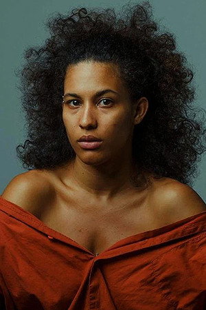 Isamara Castilho portrait