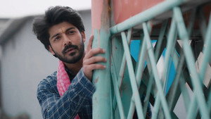 Still from Murli arrives with his family to meet Ganga