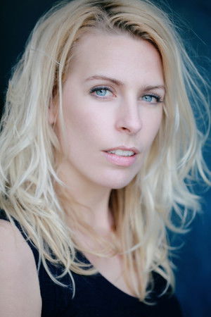 Sara Pascoe photo