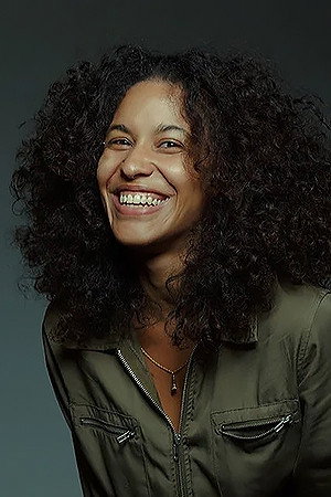 Isamara Castilho portrait