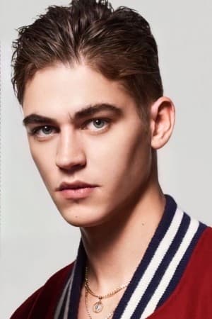 Hero Fiennes Tiffin jako Hardin Scott